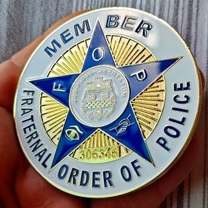 VINTAGE F0P FRATERNAL ORDER OF POLICE VEHICLE EMBLEM NEW OLD stock.